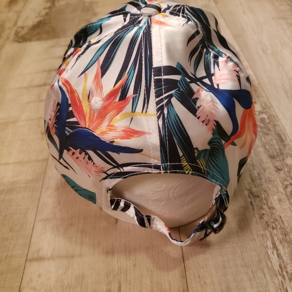 Women's tropical floral Palm ponytail cap - Picture 2 of 2